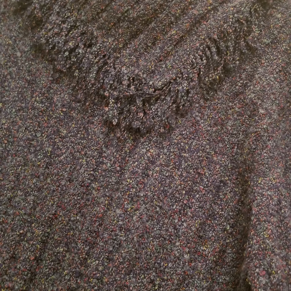 🖤MultiColored Sweater - Picture 3 of 4